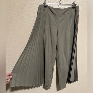 David Rodriguez 100% Cashmere‎ Pleated Wide Leg Cropped Pants Size 8 Silk Lining